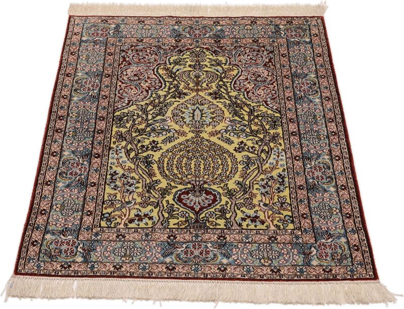 Qom Oriental Rug 77 × 117 cm, Silk, hand-knotted — view 2 Qom Oriental Rug 77 × 117 cm, Silk, hand-knotted — view 2