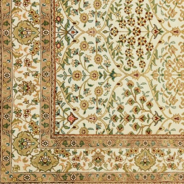 Qom Oriental Rug 93 × 147 cm, Silk, hand-knotted — view 4