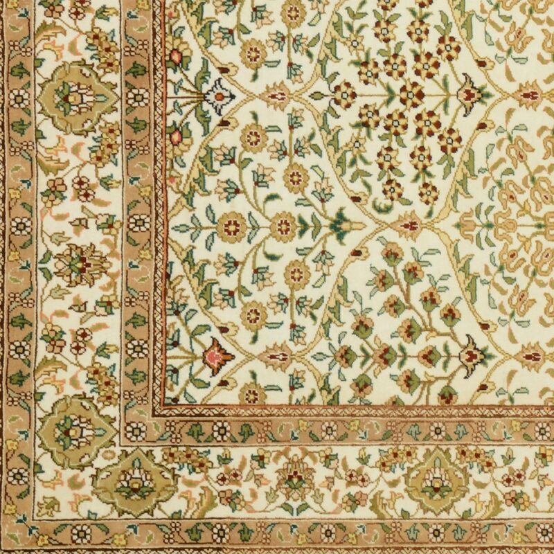 Qom Oriental Rug 93 × 147 cm, Silk, hand-knotted — view 4