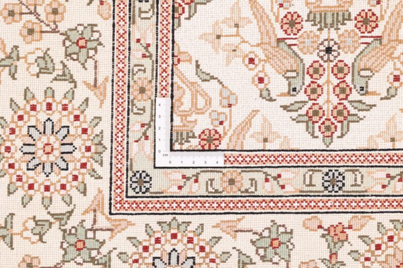 Hereke Oriental Rug 122 × 182 cm, Silk, hand-knotted — view 9