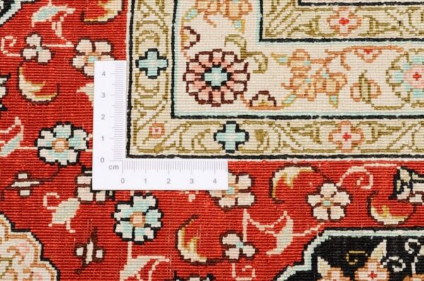 Hereke Oriental Rug 189 × 278 cm, Silk, hand-knotted — view 3