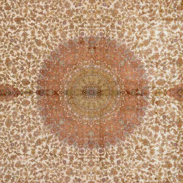 Hereke Oriental Rug 270 × 365 cm, Silk, hand-knotted — view 4 Hereke Oriental Rug 270 × 365 cm, Silk, hand-knotted — view 4
