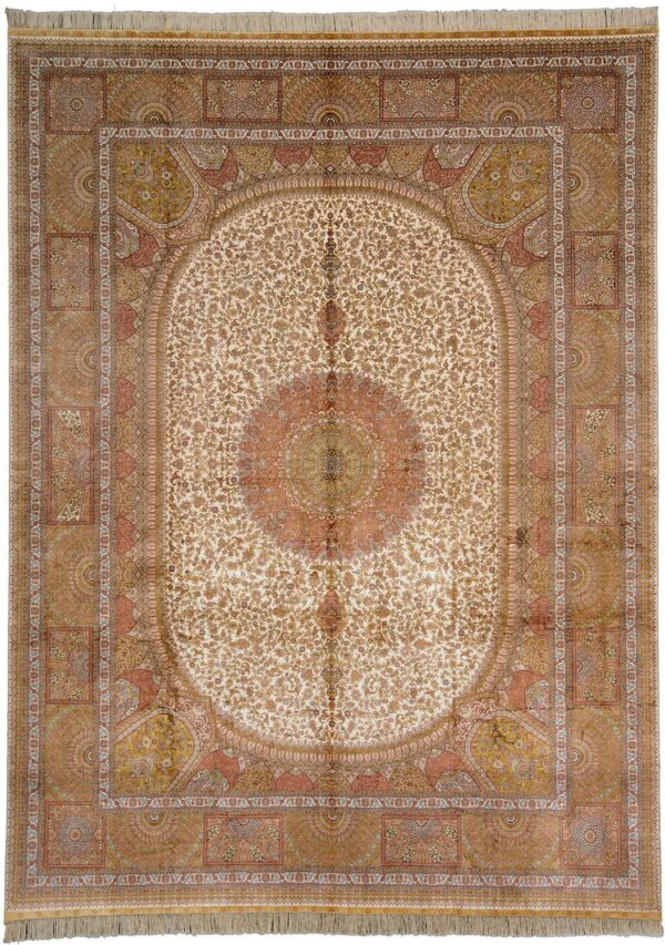 Hereke Oriental Rug 270 × 365 cm, Silk, hand-knotted Hereke Oriental Rug 270 × 365 cm, Silk, hand-knotted