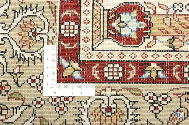 Hereke Oriental Rug 94 × 150 cm, Silk, hand-knotted — view 3