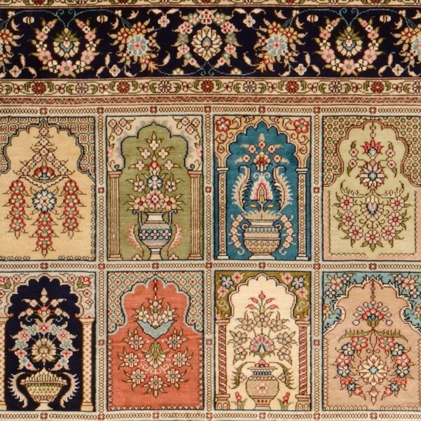 Hereke Oriental Rug 95 × 154 cm, Silk, hand-knotted — view 4 Hereke Oriental Rug 95 × 154 cm, Silk, hand-knotted — view 4