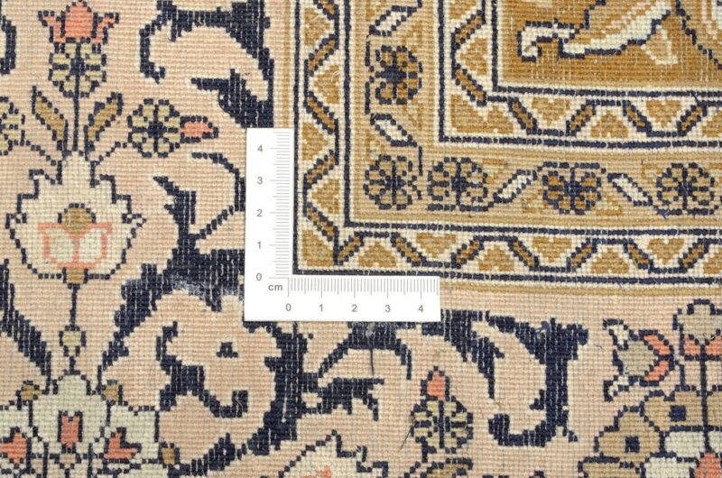 Indian Oriental Rug 121 × 186 cm, Silk, hand-knotted — view 3 Indian Oriental Rug 121 × 186 cm, Silk, hand-knotted — view 3