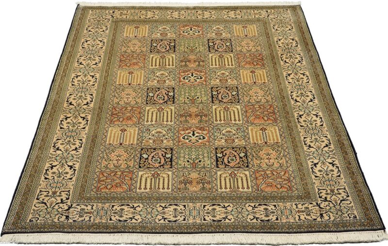 Indian Oriental Rug 129 × 190 cm, Silk, hand-knotted — view 2