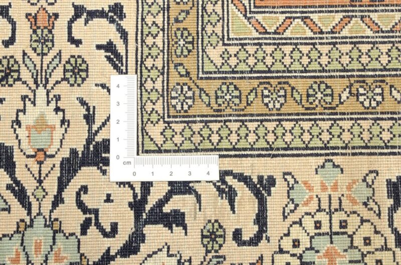 Indian Oriental Rug 129 × 190 cm, Silk, hand-knotted — view 3