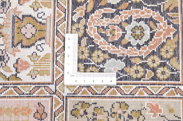Indian Oriental Rug 187 × 280 cm, Silk, hand-knotted — view 3