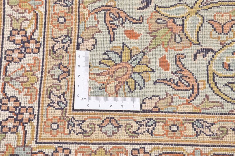 Indian Oriental Rug 218 × 307 cm, Silk, hand-knotted — view 4