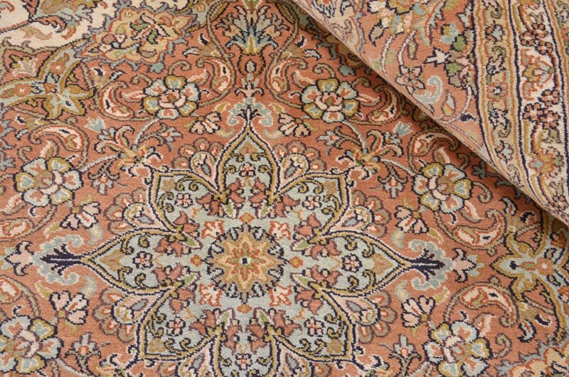 Indian Oriental Rug 218 × 307 cm, Silk, hand-knotted — view 5
