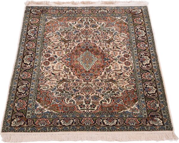 Indian Oriental Rug 79 × 121 cm, Silk, hand-knotted — view 2 Indian Oriental Rug 79 × 121 cm, Silk, hand-knotted — view 2