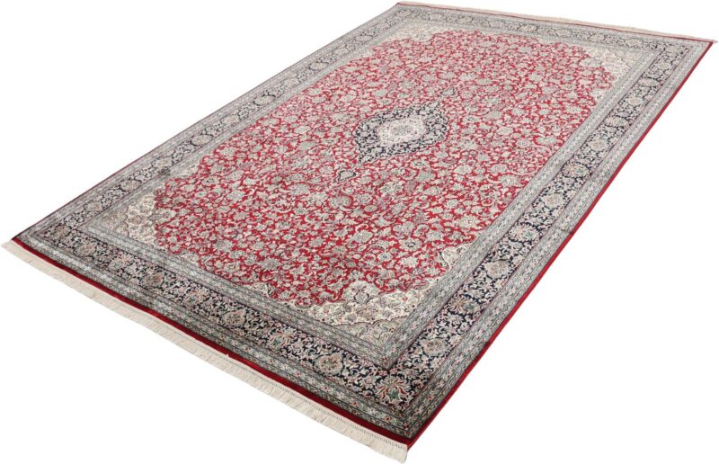 Kashmir Oriental Rug 154 × 226 cm, Silk, hand-knotted — view 3