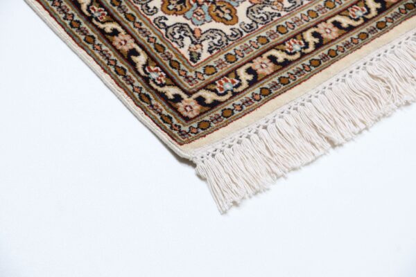 Kashmir Oriental Rug 165 × 248 cm, Silk, hand-knotted — view 6