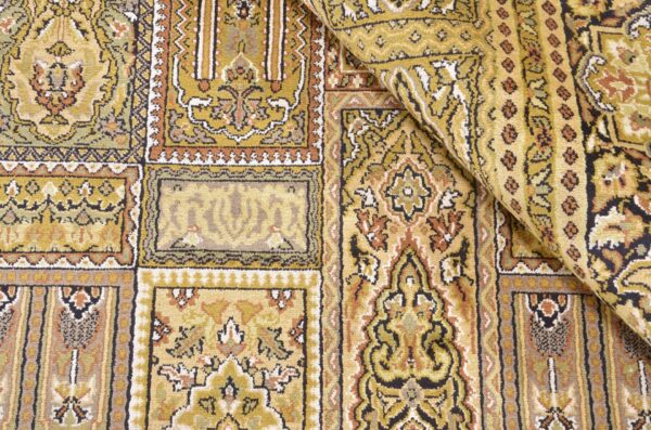 Kashmir Oriental Rug 189 × 274 cm, Silk, hand-knotted — view 4