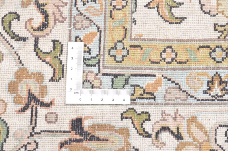 Kashmir Oriental Rug 193 × 276 cm, Silk, hand-knotted — view 3