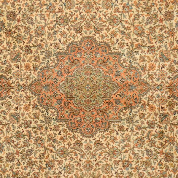 Kashmir Oriental Rug 221 × 313 cm, Silk, hand-knotted, pastel — view 4 Kashmir Oriental Rug 221 × 313 cm, Silk, hand-knotted, pastel — view 4