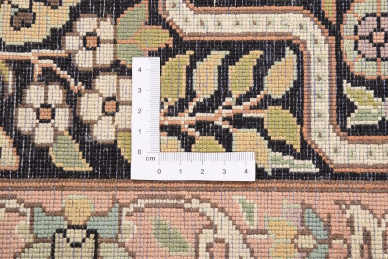 Kashmir Oriental Rug 228 × 330 cm, Silk, hand-knotted — view 3