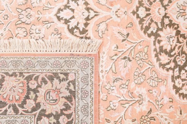 Kashmir Oriental Rug 302 × 215 cm, Wool, hand-knotted — view 7 Kashmir Oriental Rug 302 × 215 cm, Wool, hand-knotted — view 7