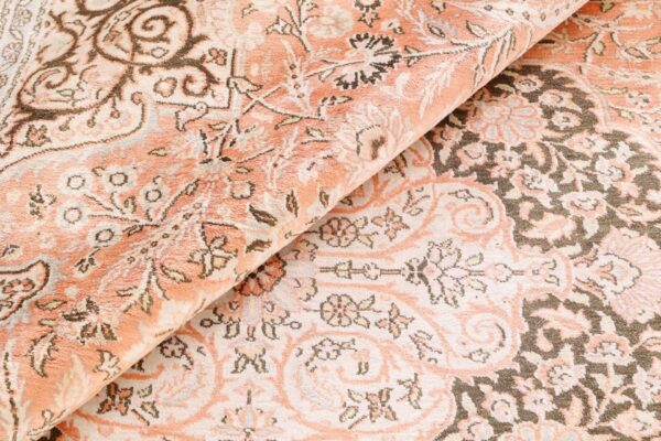 Kashmir Oriental Rug 302 × 215 cm, Wool, hand-knotted — view 8 Kashmir Oriental Rug 302 × 215 cm, Wool, hand-knotted — view 8