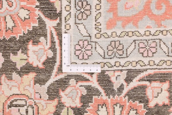 Kashmir Oriental Rug 302 × 215 cm, Wool, hand-knotted — view 9 Kashmir Oriental Rug 302 × 215 cm, Wool, hand-knotted — view 9