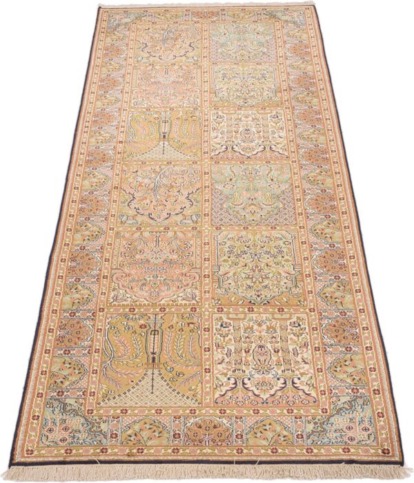 Kashmir Oriental Rug 94 × 272 cm, Silk, hand-knotted — view 3 Kashmir Oriental Rug 94 × 272 cm, Silk, hand-knotted — view 3