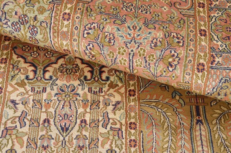 Kashmir Oriental Rug 94 × 272 cm, Silk, hand-knotted — view 5 Kashmir Oriental Rug 94 × 272 cm, Silk, hand-knotted — view 5