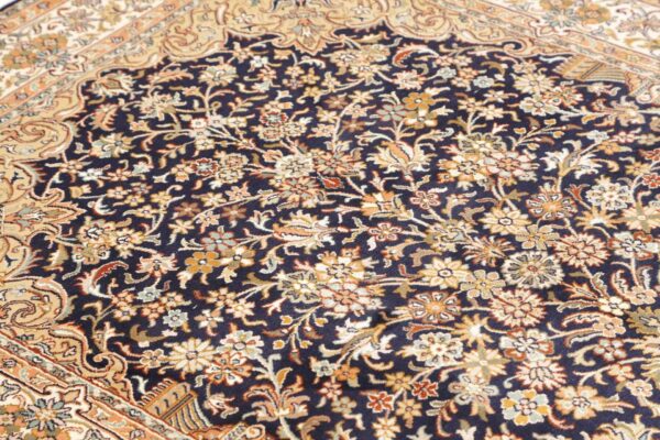 Kashmir Oriental Rug 122 × 189 cm, Silk, hand-knotted — view 7
