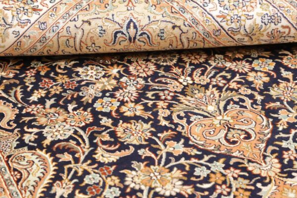 Kashmir Oriental Rug 122 × 189 cm, Silk, hand-knotted — view 10