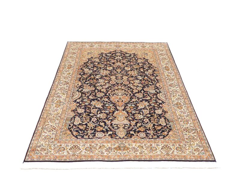 Kashmir Oriental Rug 122 × 189 cm, Silk, hand-knotted — view 4