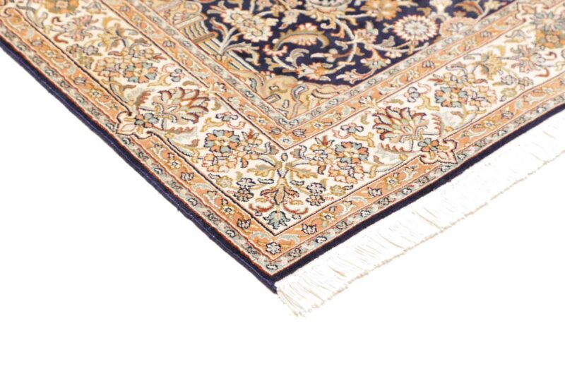 Kashmir Oriental Rug 122 × 189 cm, Silk, hand-knotted — view 5