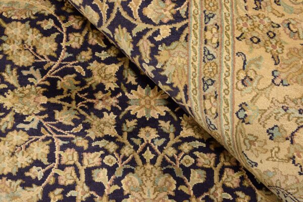 Kashmir Oriental Rug 154 × 208 cm, Silk, hand-knotted, pastel — view 4