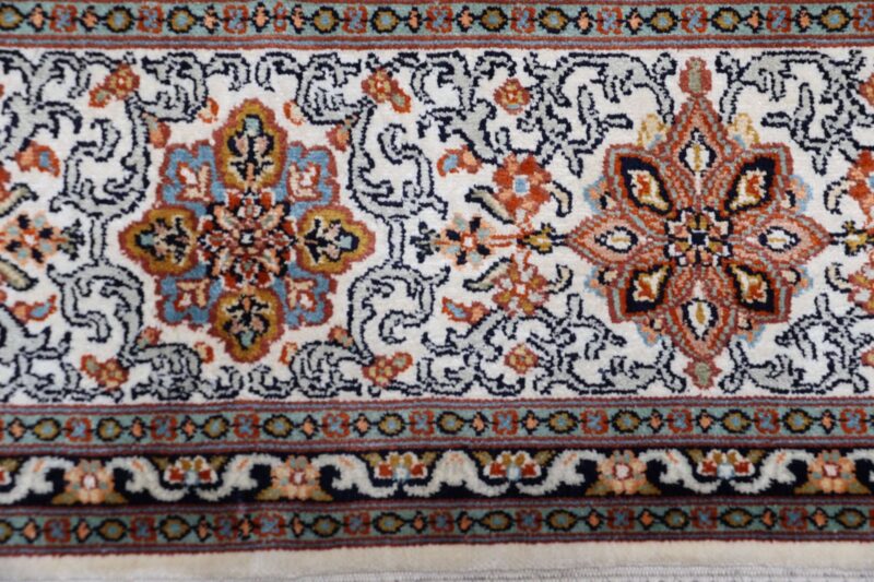 Kashmir Oriental Rug 168 × 248 cm, Silk, hand-knotted — view 8