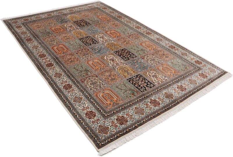 Kashmir Oriental Rug 168 × 248 cm, Silk, hand-knotted — view 4