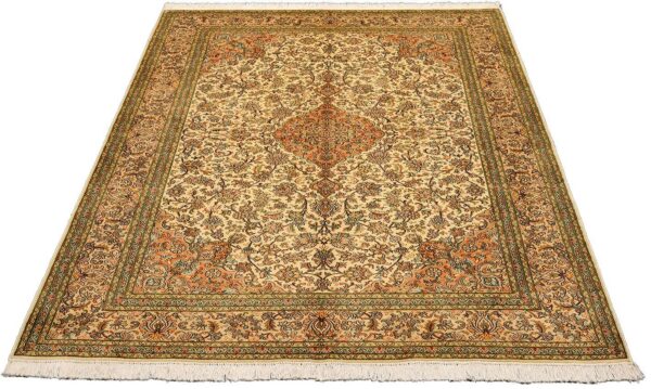 Kashmir Oriental Rug 172 × 256 cm, Silk, hand-knotted — view 2 Kashmir Oriental Rug 172 × 256 cm, Silk, hand-knotted — view 2