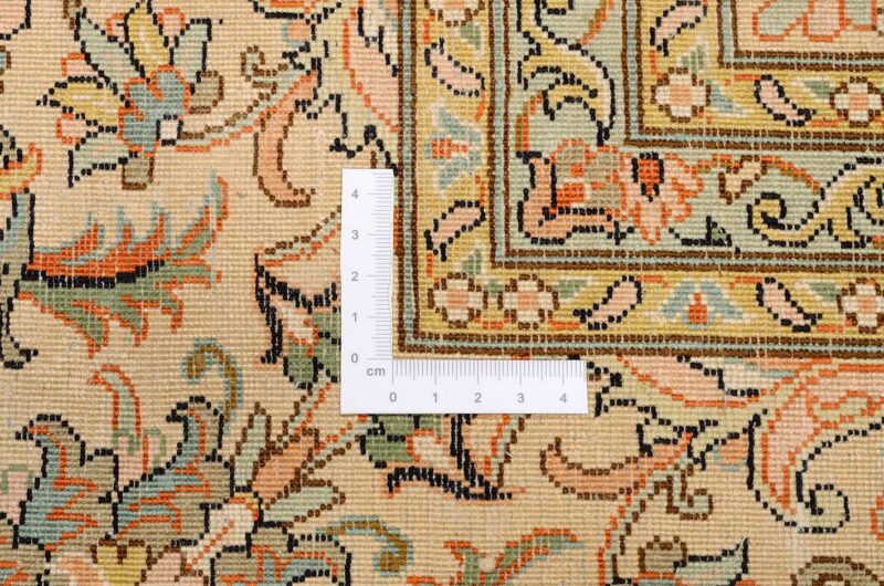 Kashmir Oriental Rug 172 × 256 cm, Silk, hand-knotted — view 3 Kashmir Oriental Rug 172 × 256 cm, Silk, hand-knotted — view 3