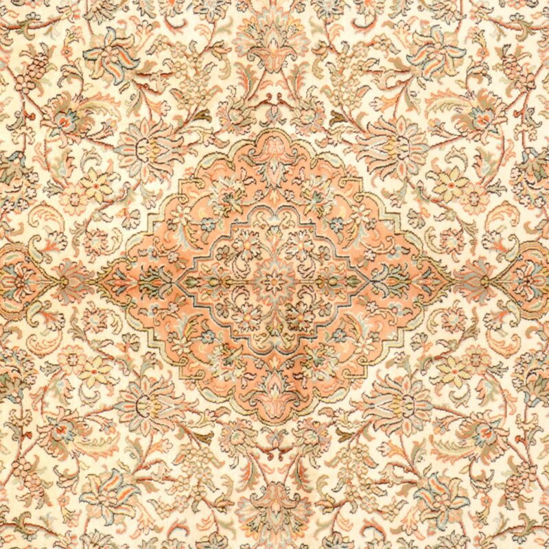 Kashmir Oriental Rug 172 × 256 cm, Silk, hand-knotted — view 4 Kashmir Oriental Rug 172 × 256 cm, Silk, hand-knotted — view 4