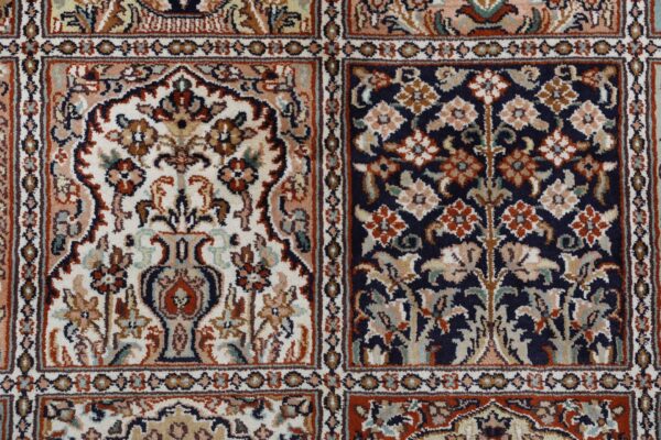 Kashmir Oriental Rug 175 × 246 cm, Silk, hand-knotted — view 9 Kashmir Oriental Rug 175 × 246 cm, Silk, hand-knotted — view 9