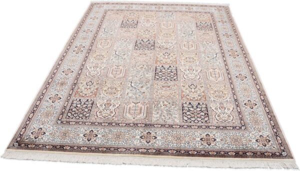 Kashmir Oriental Rug 175 × 246 cm, Silk, hand-knotted — view 2 Kashmir Oriental Rug 175 × 246 cm, Silk, hand-knotted — view 2