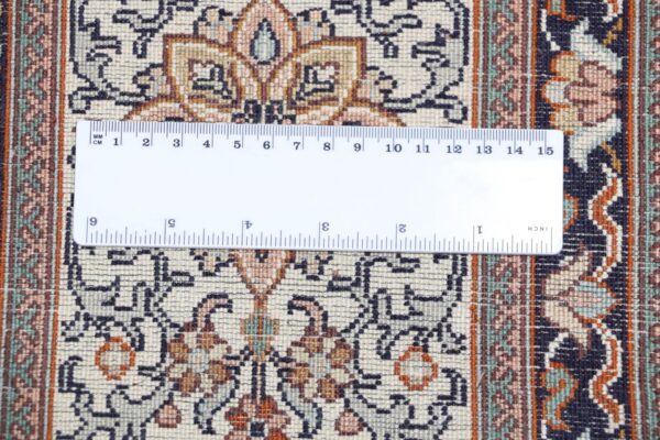 Kashmir Oriental Rug 175 × 246 cm, Silk, hand-knotted — view 11 Kashmir Oriental Rug 175 × 246 cm, Silk, hand-knotted — view 11