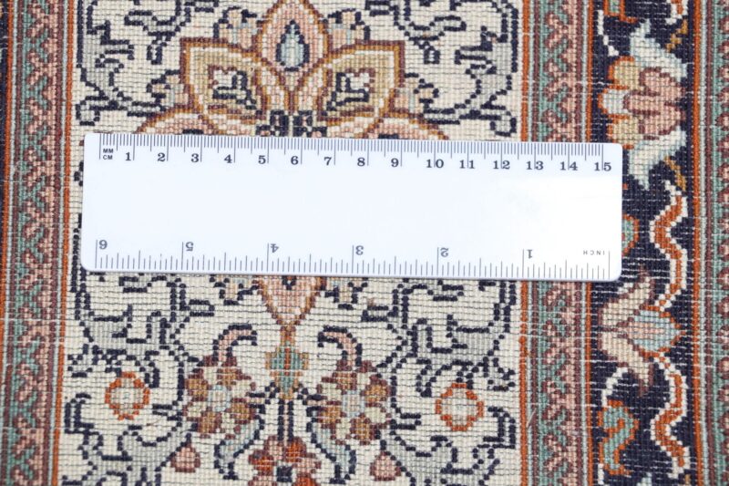 Kashmir Oriental Rug 175 × 246 cm, Silk, hand-knotted — view 11 Kashmir Oriental Rug 175 × 246 cm, Silk, hand-knotted — view 11