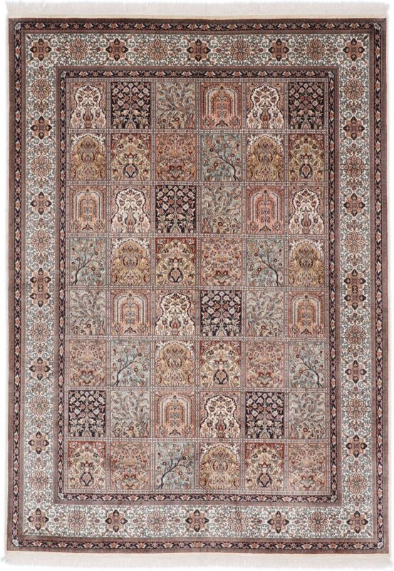 Kashmir Oriental Rug 175 × 246 cm, Silk, hand-knotted Kashmir Oriental Rug 175 × 246 cm, Silk, hand-knotted