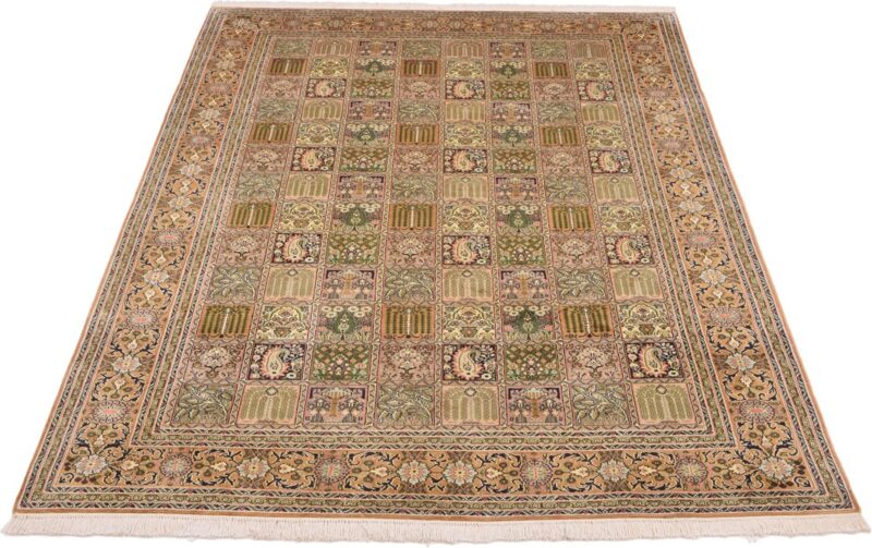 Kashmir Oriental Rug 183 × 274 cm, Silk, hand-knotted — view 2 Kashmir Oriental Rug 183 × 274 cm, Silk, hand-knotted — view 2