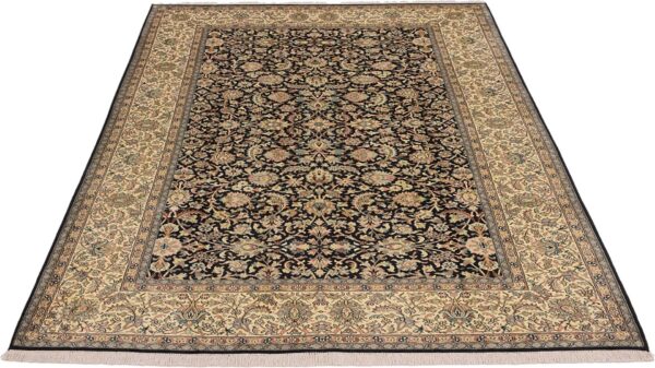 Kashmir Oriental Rug 189 × 281 cm, Silk, hand-knotted — view 2 Kashmir Oriental Rug 189 × 281 cm, Silk, hand-knotted — view 2