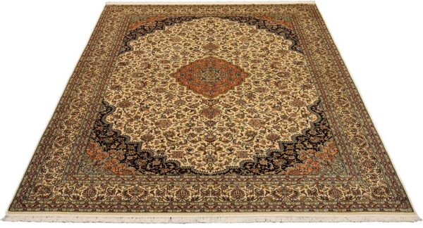 Kashmir Oriental Rug 197 × 282 cm, Silk, hand-knotted — view 2