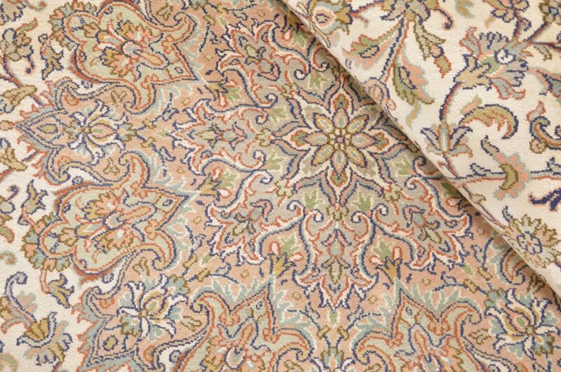 Kashmir Oriental Rug 213 × 310 cm, Silk, White/Beige, hand-knotted — view 4