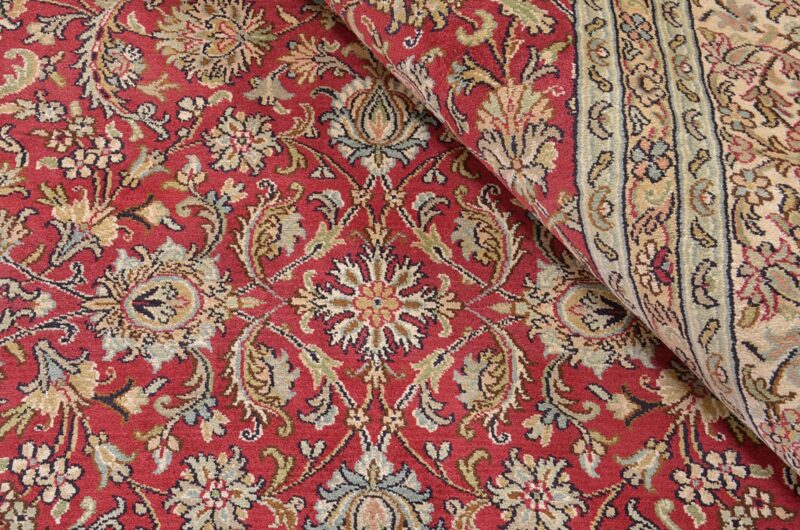 Kashmir Oriental Rug 220 × 305 cm, Silk, hand-knotted, refined — view 5 Kashmir Oriental Rug 220 × 305 cm, Silk, hand-knotted, refined — view 5
