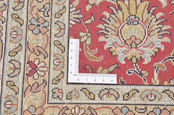 Kashmir Oriental Rug 220 × 305 cm, Silk, hand-knotted, refined — view 4 Kashmir Oriental Rug 220 × 305 cm, Silk, hand-knotted, refined — view 4