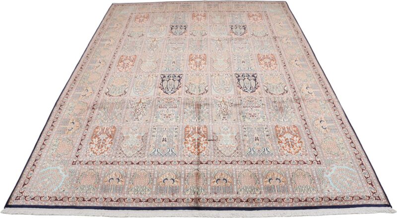 Kashmir Oriental Rug 244 × 342 cm, Silk, hand-knotted — view 2 Kashmir Oriental Rug 244 × 342 cm, Silk, hand-knotted — view 2