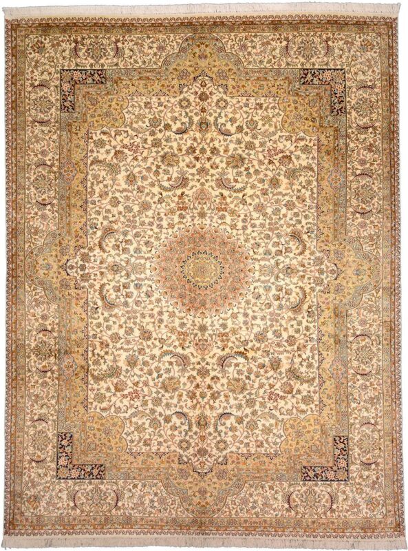 Kashmir Oriental Rug 248 × 328 cm, Silk, hand-knotted Kashmir Oriental Rug 248 × 328 cm, Silk, hand-knotted